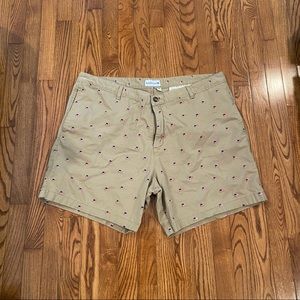 Saddlebred flat front shorts with American Flag print. EUC Size 42